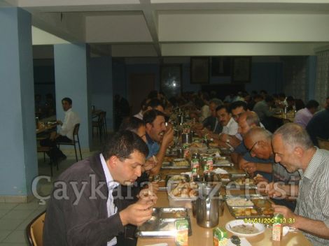 Çaykara Belediyesi İftar Yemeği Verdi 6