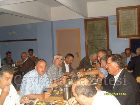 Çaykara Belediyesi İftar Yemeği Verdi 8