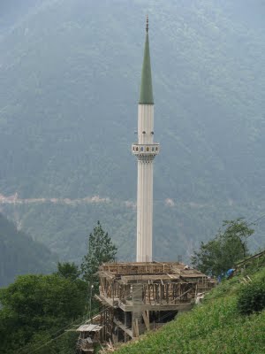 Camii Hayırseverlerin Yardımlarını Bekliyor 2