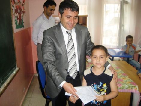 Öğrenciler Karnelerini Aldı 2