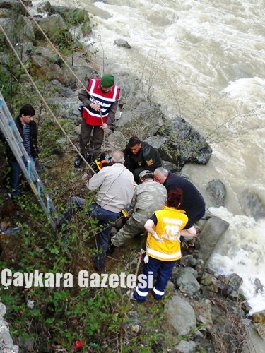 Öğrenci Servisi Dereye Düştü 2