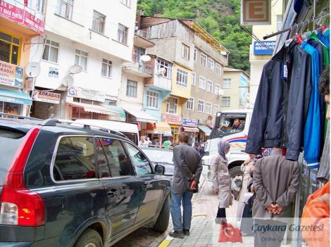 Çaykara’da Trafik Karmaşası 3