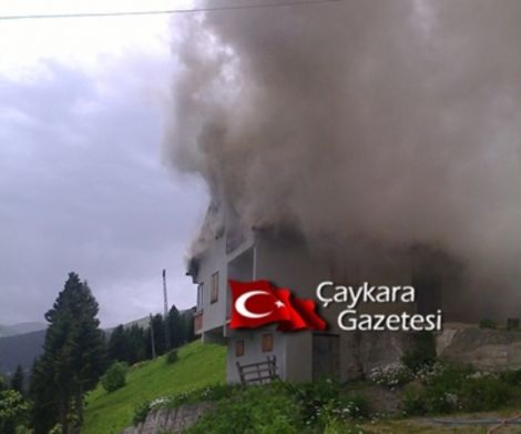 Kama Yaylasında Bir Ev Elektrik Kontağından Yandı 4