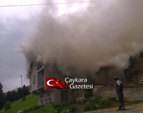 Kama Yaylasında Bir Ev Elektrik Kontağından Yandı 5